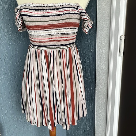 CHARLOTTE RUSSE Off The Shoulder Dress M - Picture 3 of 3